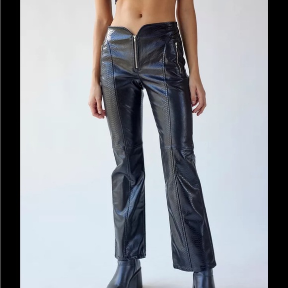 UO alexa faux leather moto pant - Picture 3 of 4